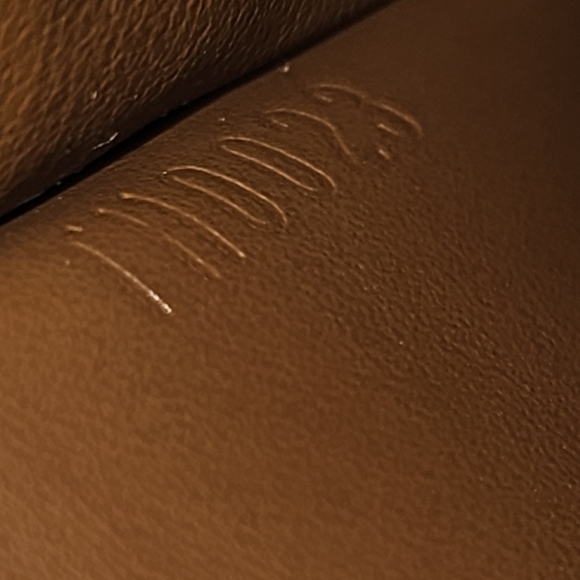 Louis Vuitton Monogram Vernis Leather Wallet, bronze.. EUC - Picture 9 of 9